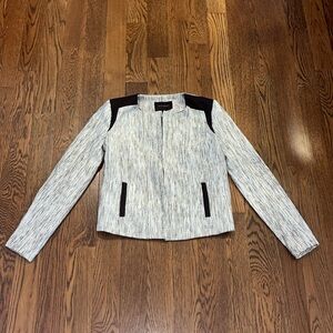 Banana Republic women’s blazer - white and black pattern